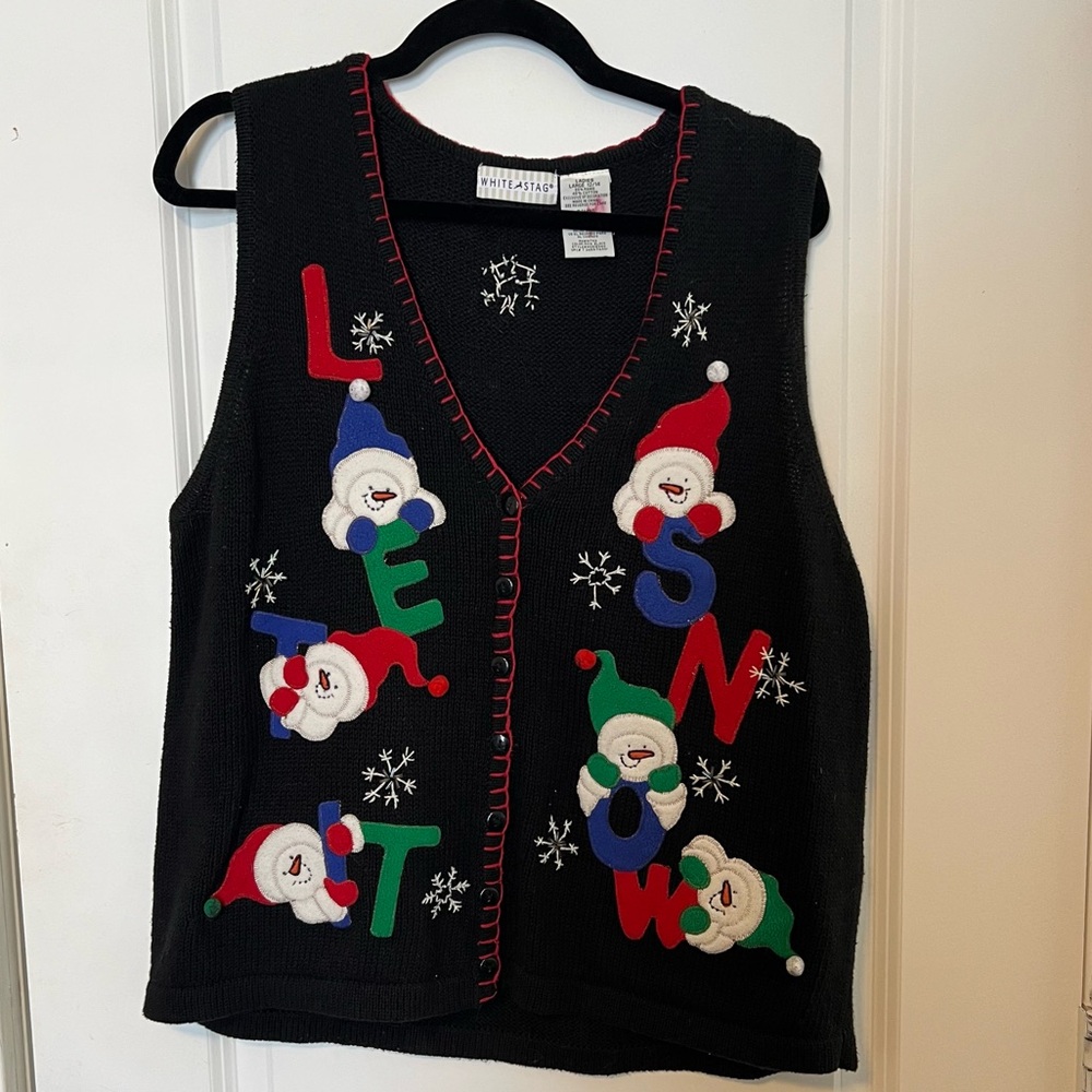 VNTG White Stag Embroidered Christmas Vest